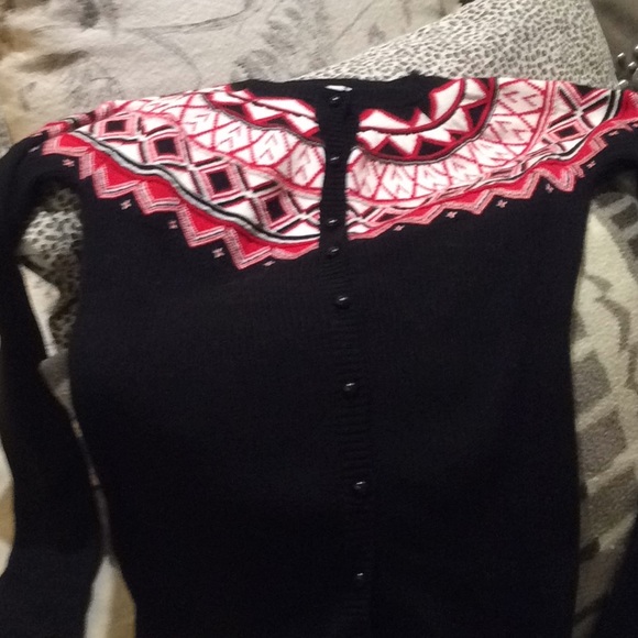 Sweaters - Picture 1 of 2